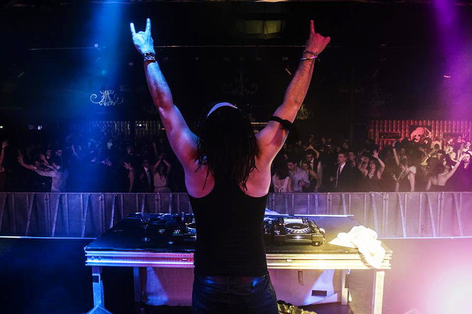 Live 26